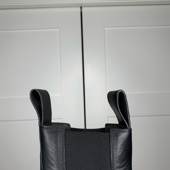 Bottega Veneta Tire Lug Leather Black Chelsea Boots - Picture 11 of 15